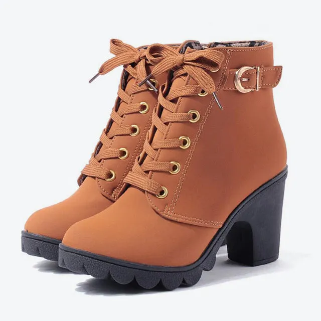 Kathryn  Kreuzriemen Stiefeletten mit Martin-Stiefel