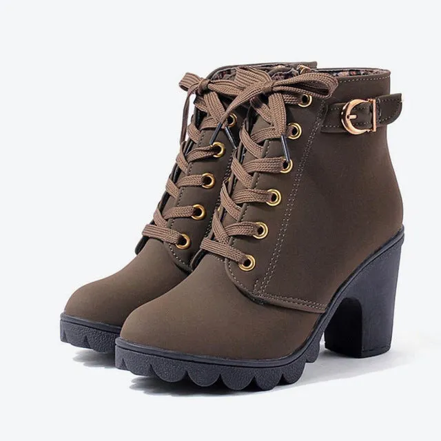Kathryn  Kreuzriemen Stiefeletten mit Martin-Stiefel