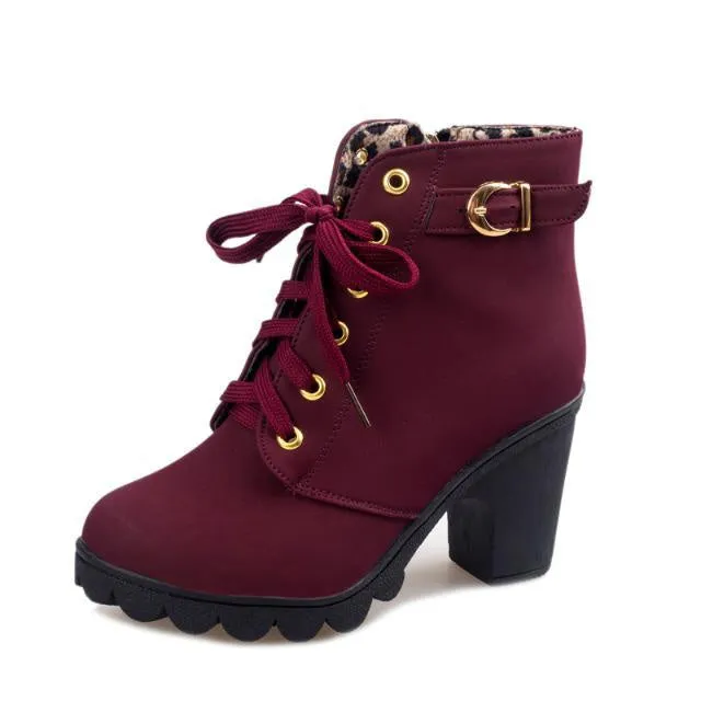 Kathryn  Kreuzriemen Stiefeletten mit Martin-Stiefel