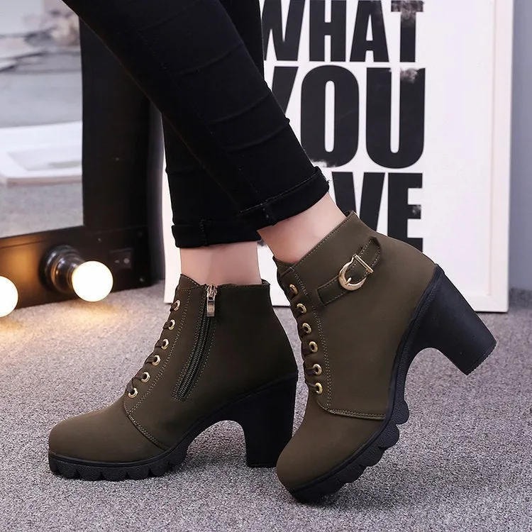 Kathryn  Kreuzriemen Stiefeletten mit Martin-Stiefel
