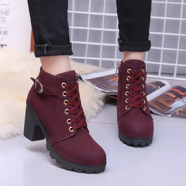Kathryn  Kreuzriemen Stiefeletten mit Martin-Stiefel