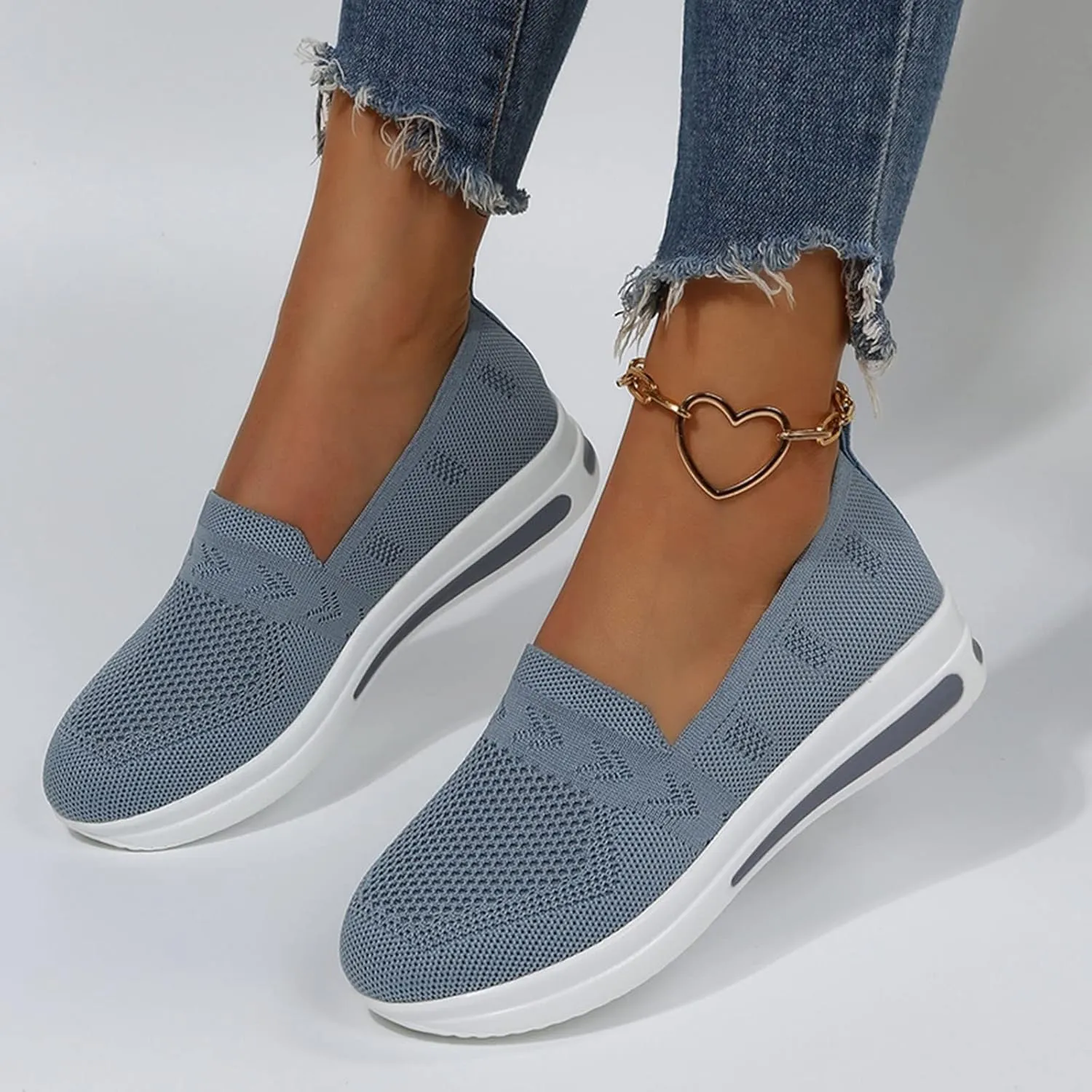 Women's Slip On Sneakers Shoes Closed Toe Walking Sneakers Thick Sole Running Hiking Sneaker Beach Summer Sandals