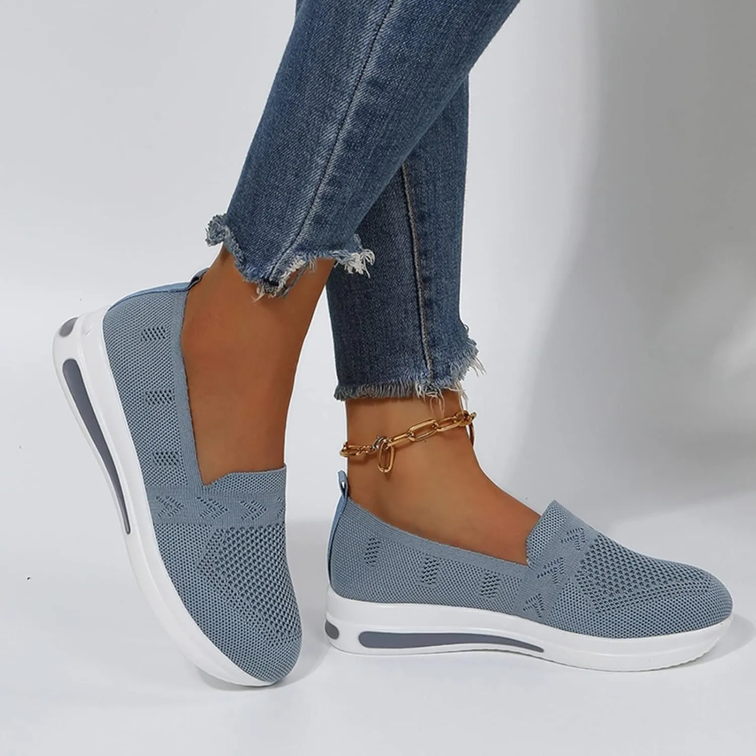 Women's Slip On Sneakers Shoes Closed Toe Walking Sneakers Thick Sole Running Hiking Sneaker Beach Summer Sandals