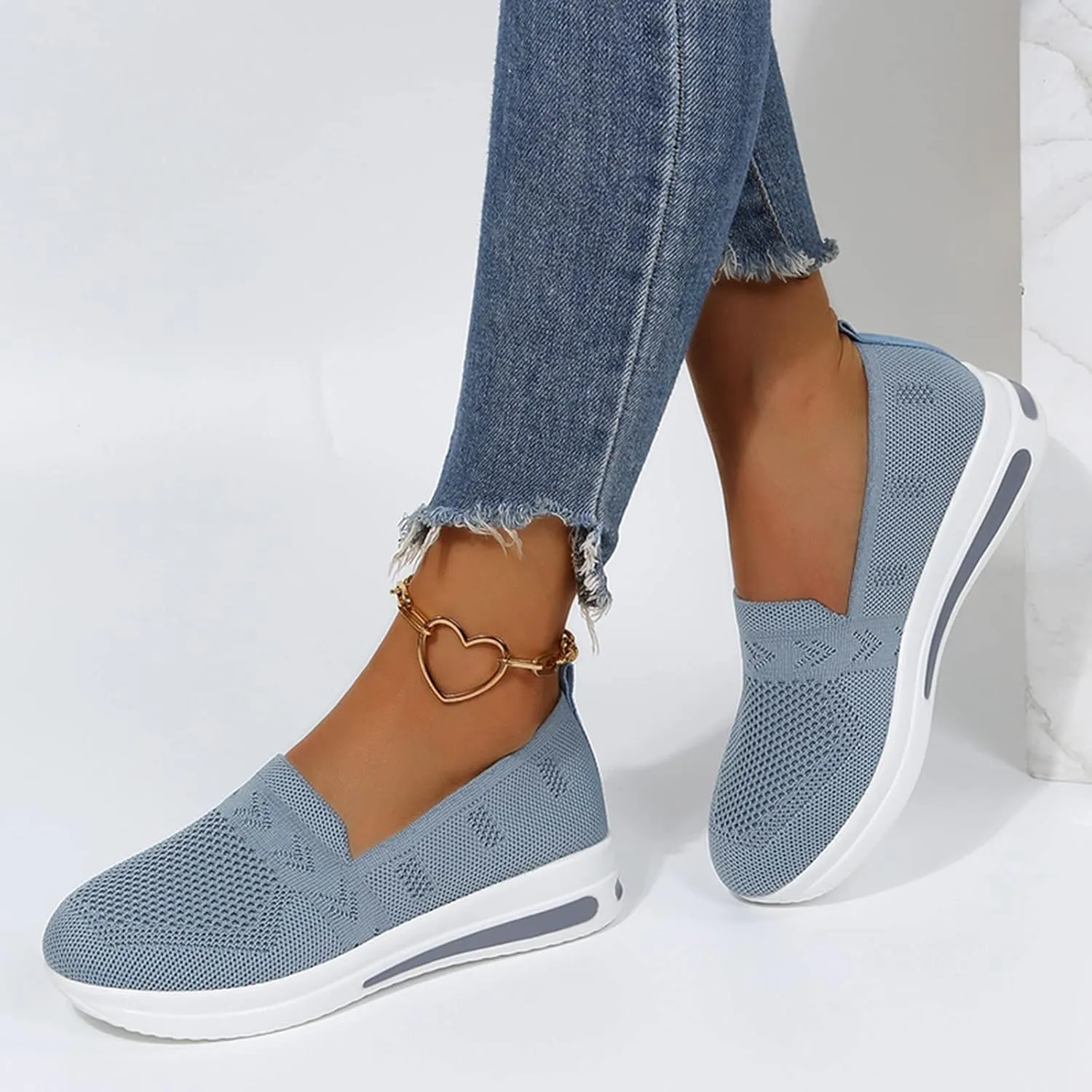 Women's Slip On Sneakers Shoes Closed Toe Walking Sneakers Thick Sole Running Hiking Sneaker Beach Summer Sandals